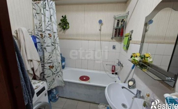 2-комн квартира улица Базоркина, 58,  д. 58