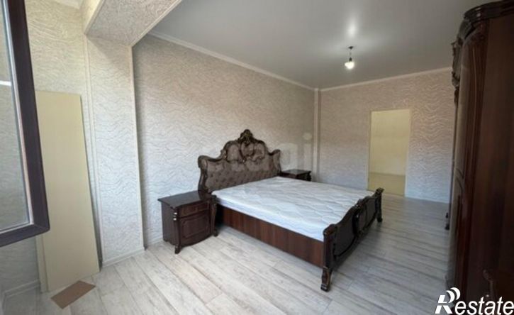 2-комн квартира улица Хаджи-Бикара Муталиева, 1,  д. 1